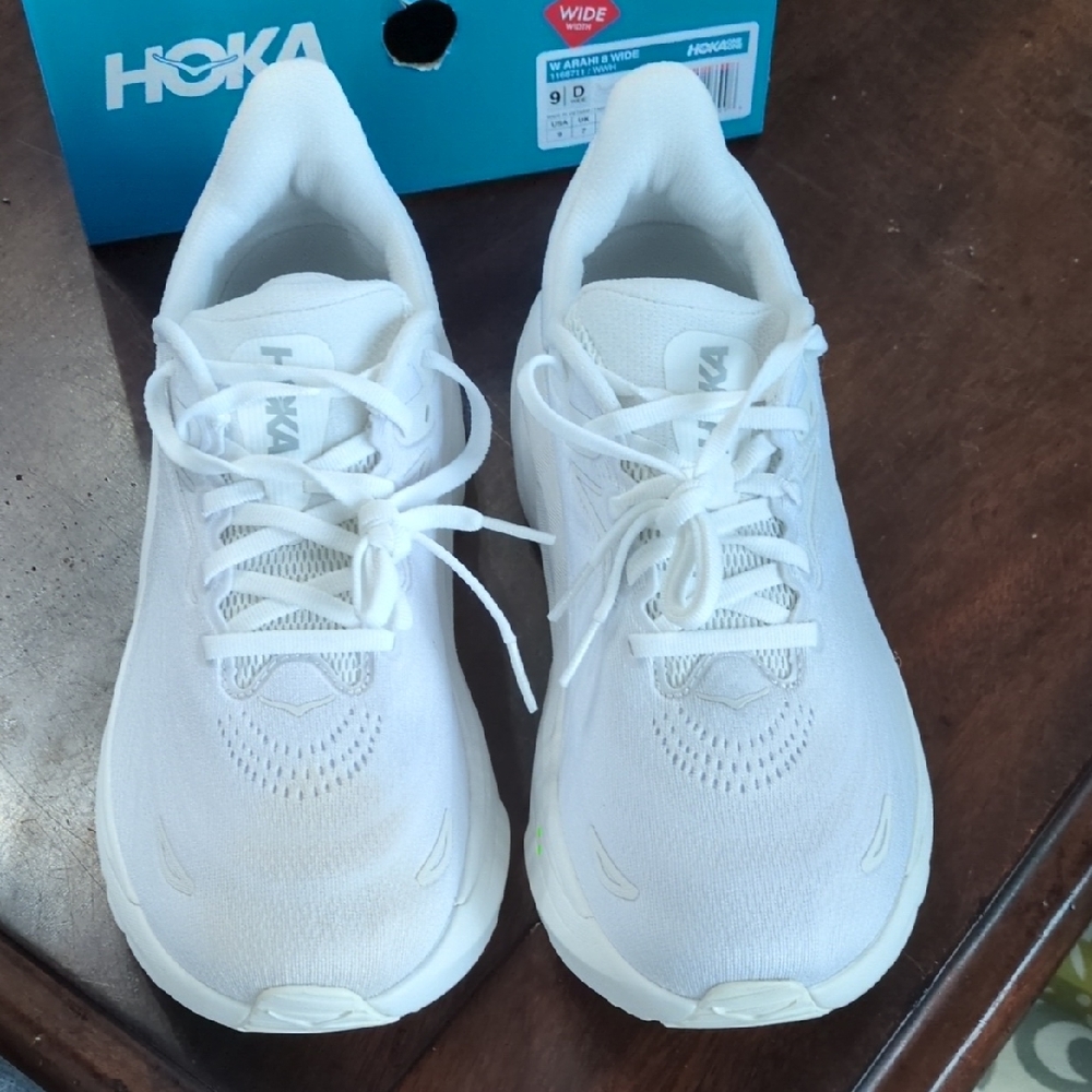 Hoka Arahi 8 White Running Shoes
